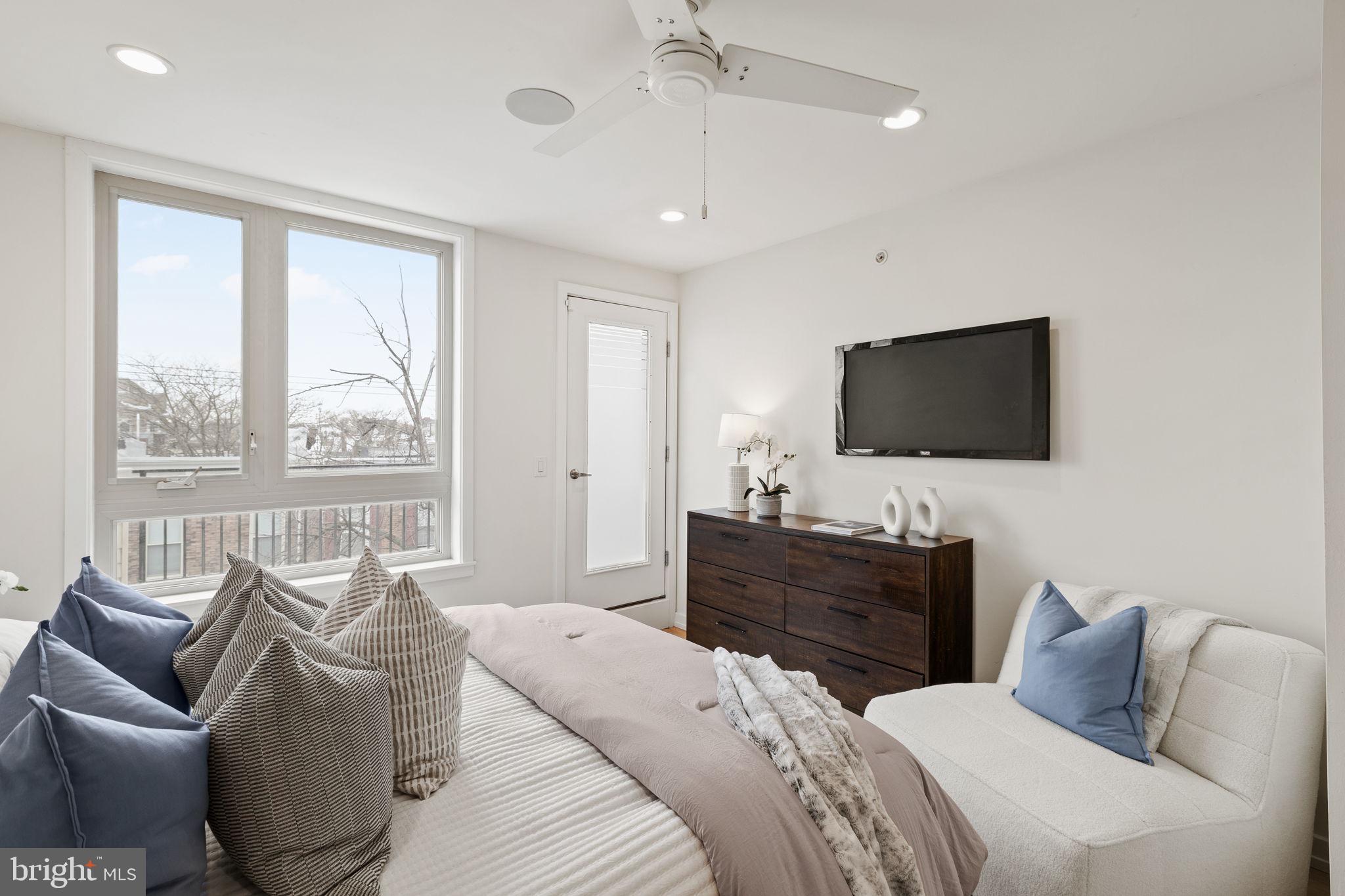 POINT BREEZE - Residential