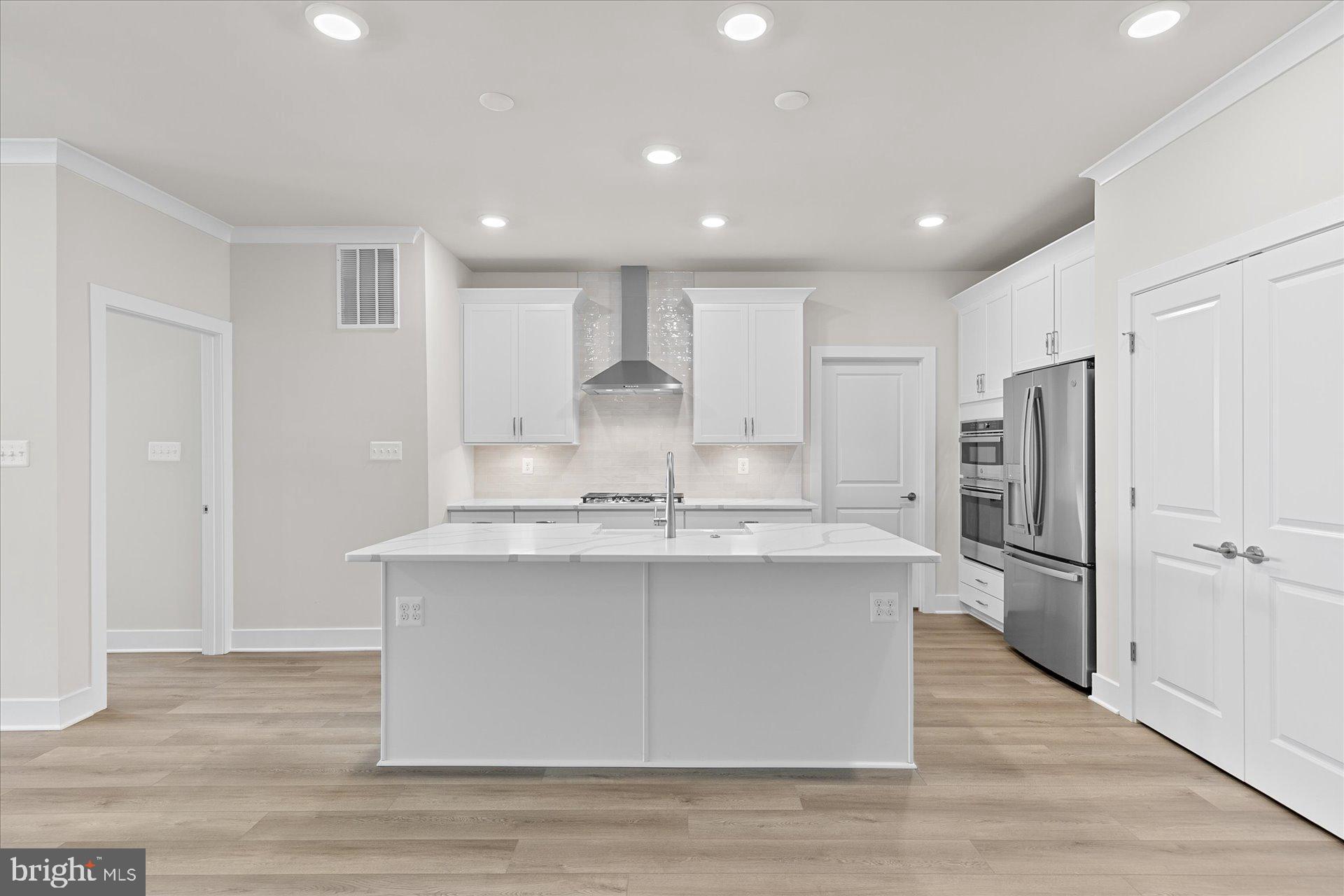 246 LACKAWANNA LANE