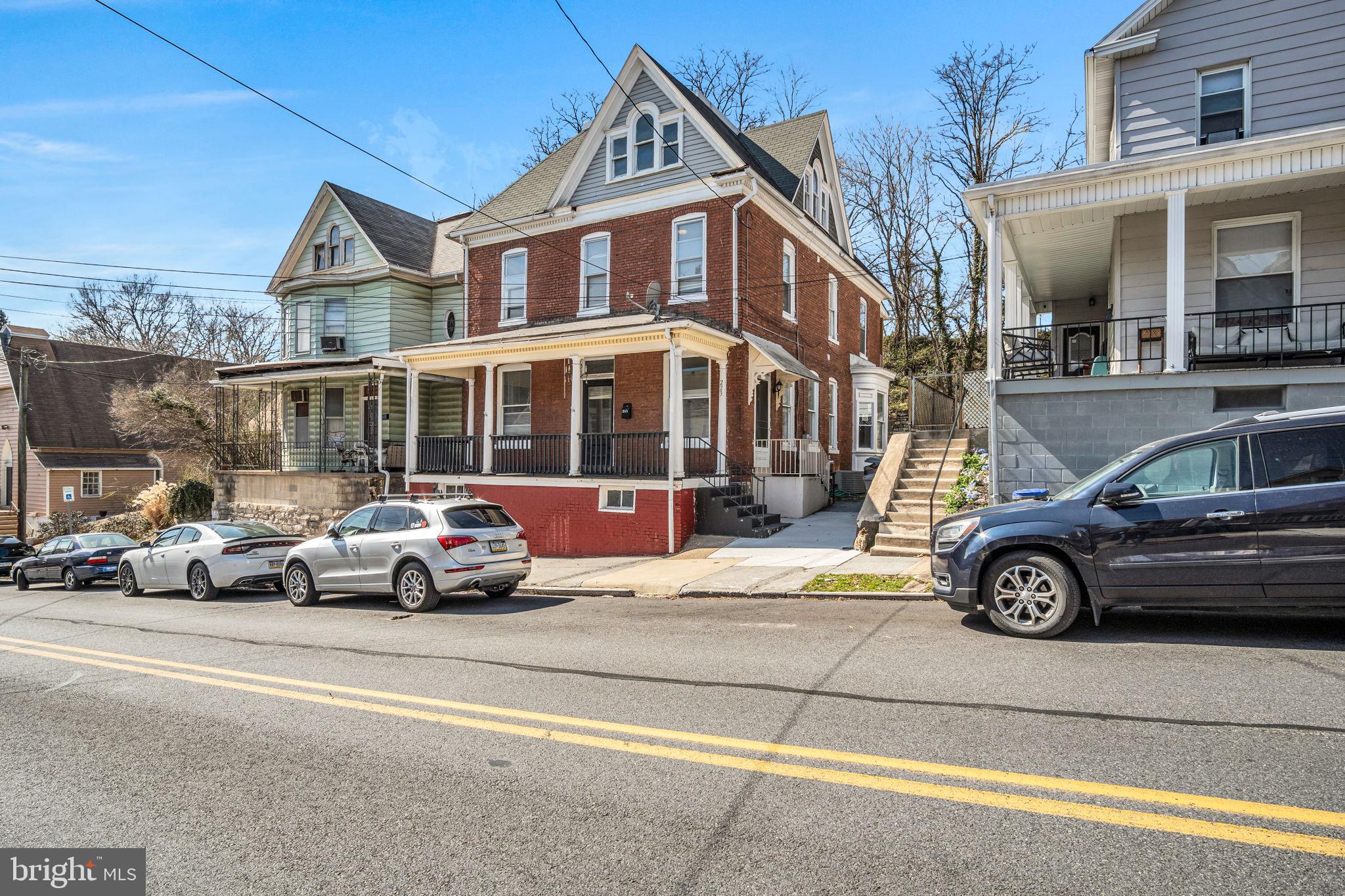 223 PINE STREET
