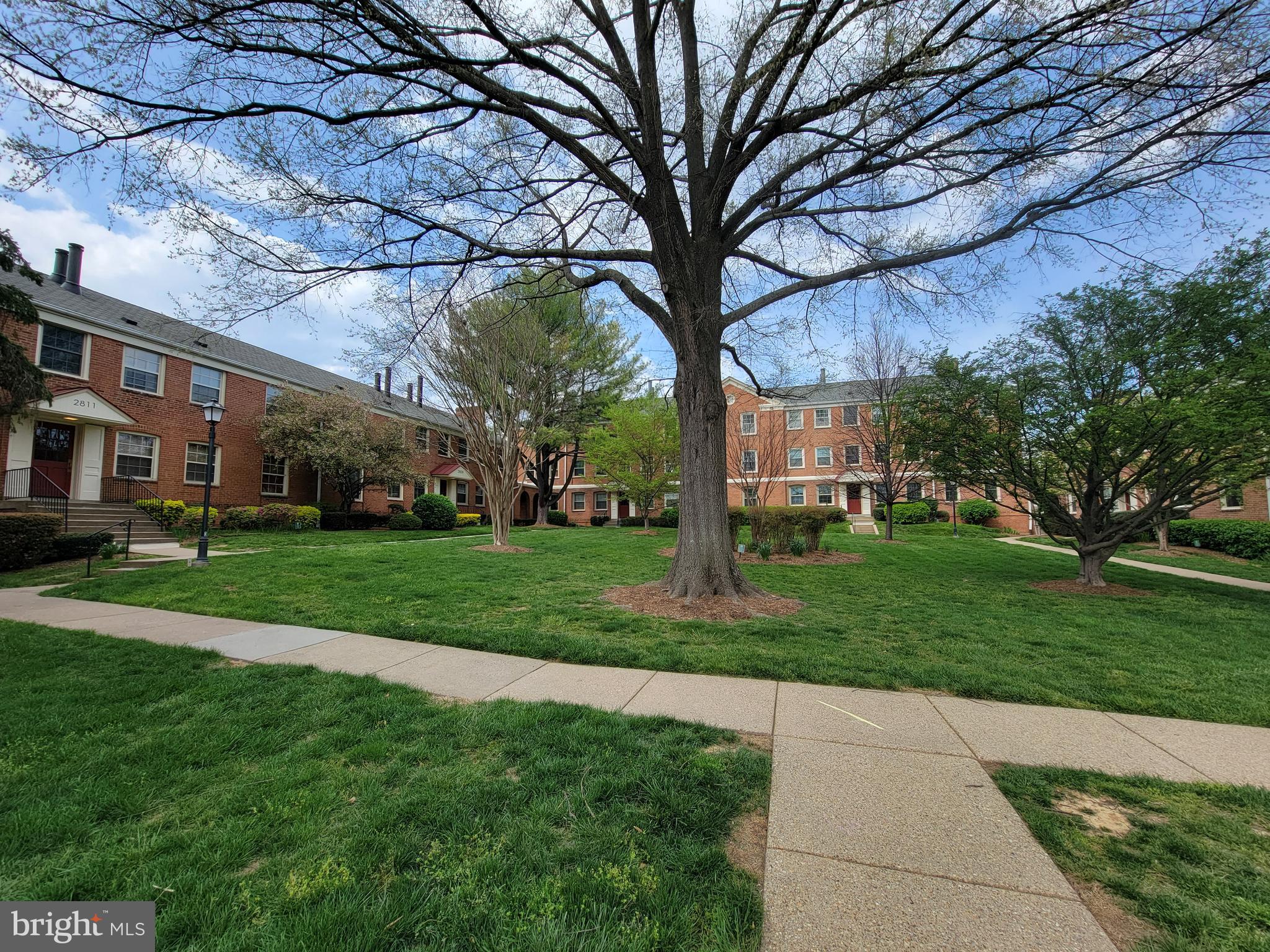 CAMBRIDGE COURTS - Residential Lease