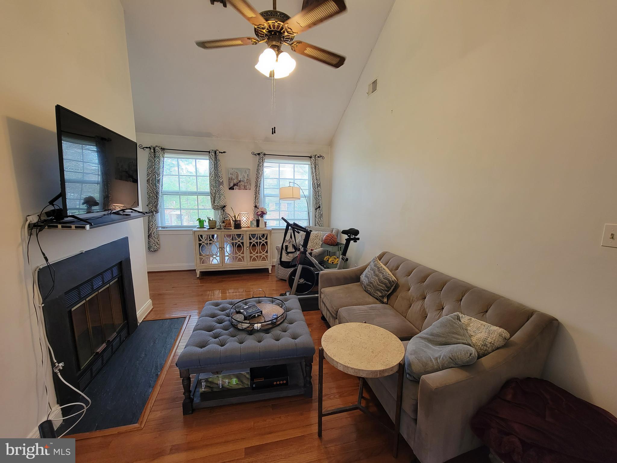 CAMBRIDGE COURTS - Residential Lease