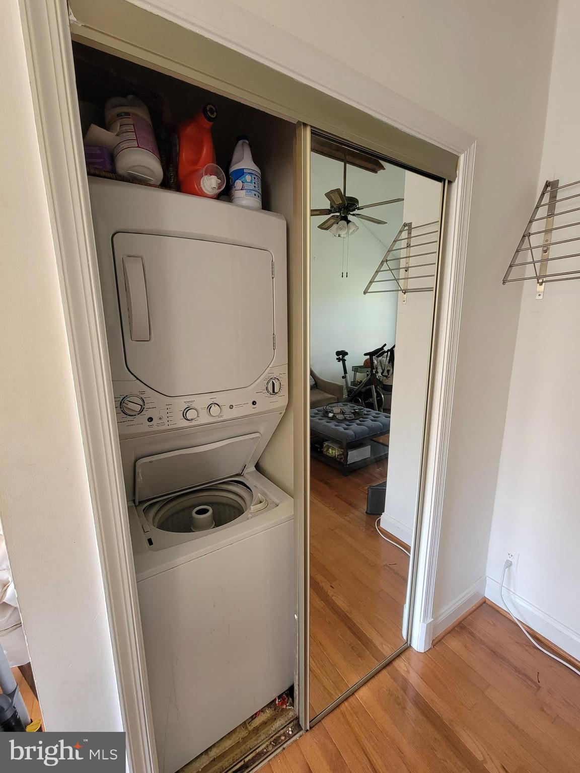 CAMBRIDGE COURTS - Residential Lease