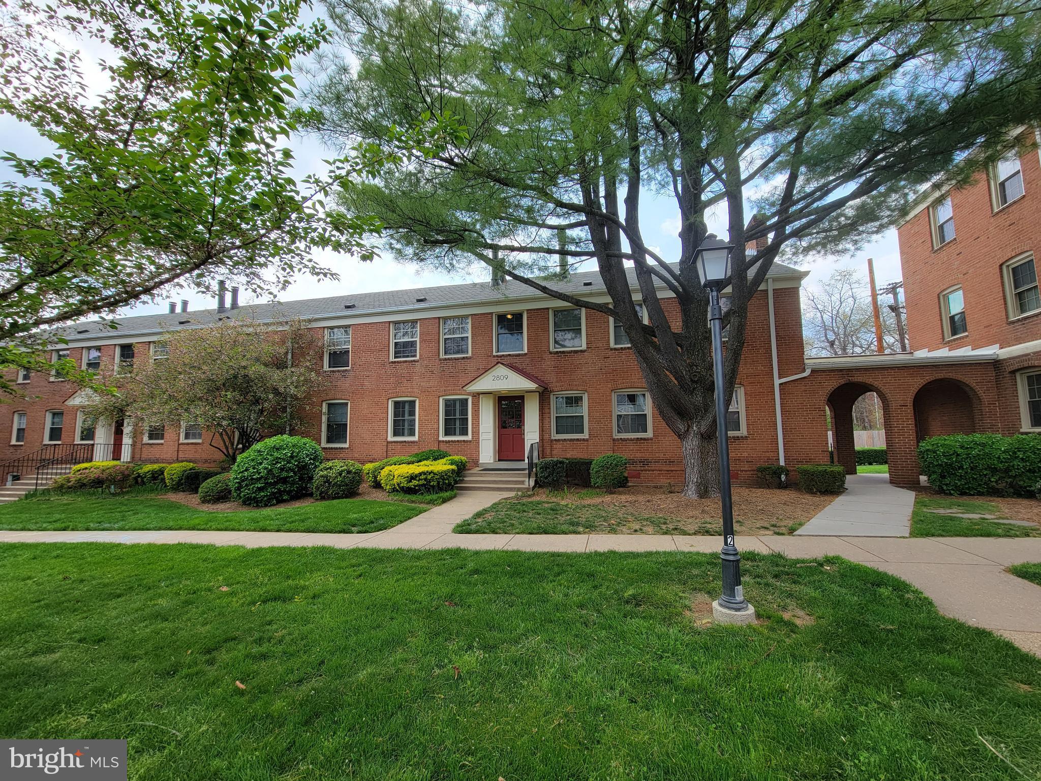 CAMBRIDGE COURTS - Residential Lease