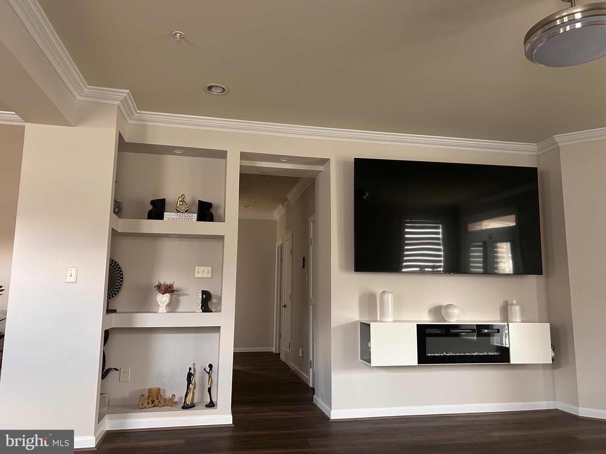 BALMORAL-PLAT 10> - Residential