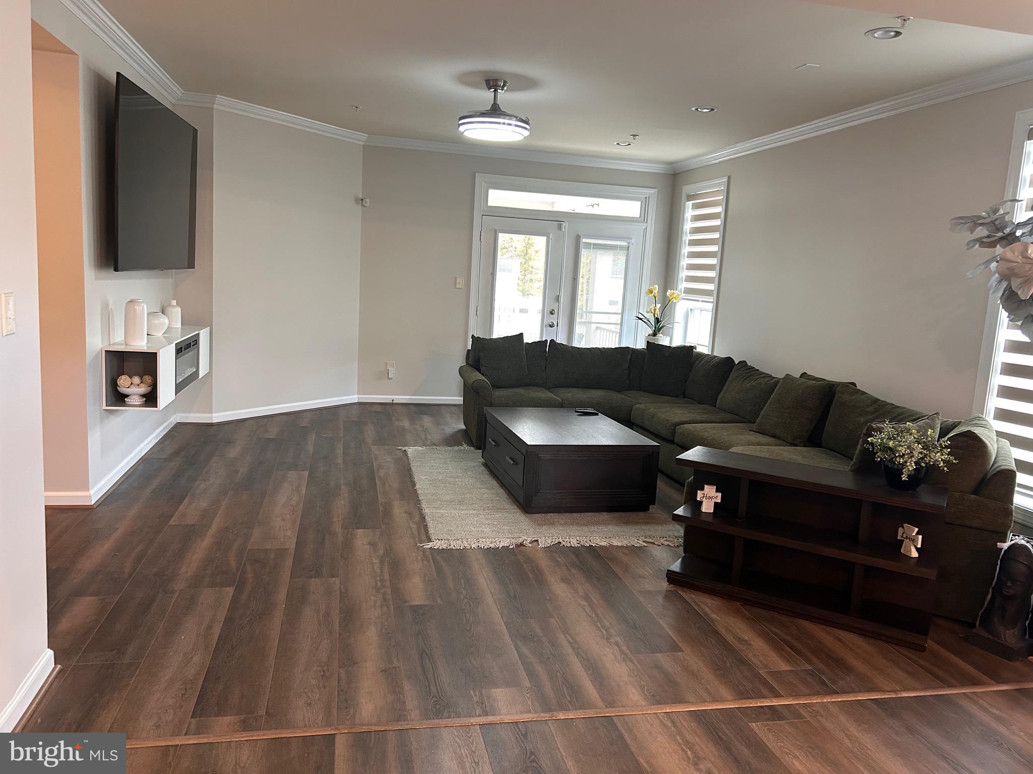 BALMORAL-PLAT 10> - Residential