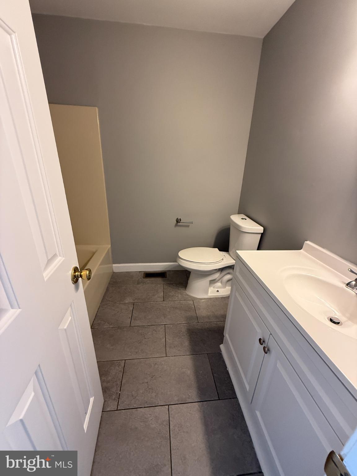 WEST SHORE - Residential Lease