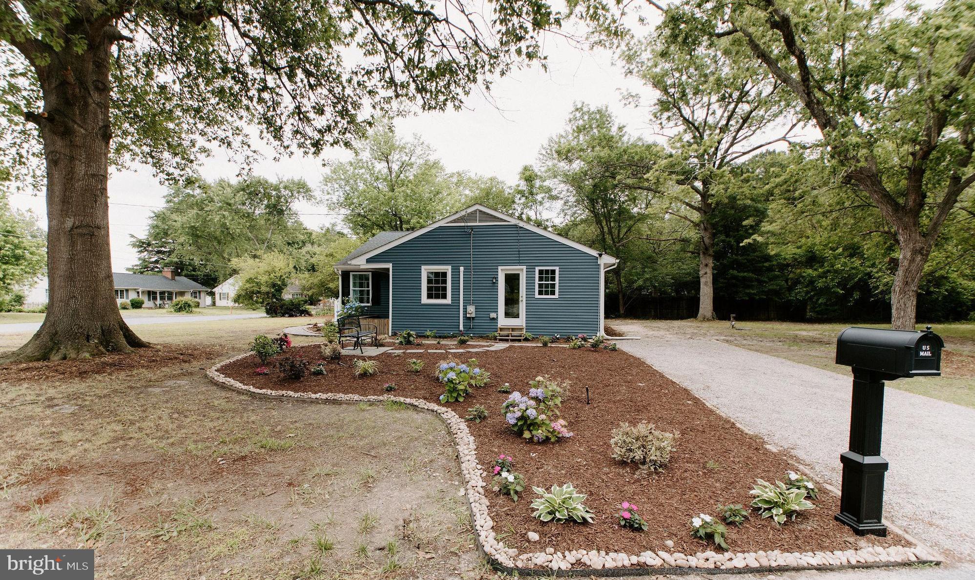 1721 CRESTWOOD CIRCLE