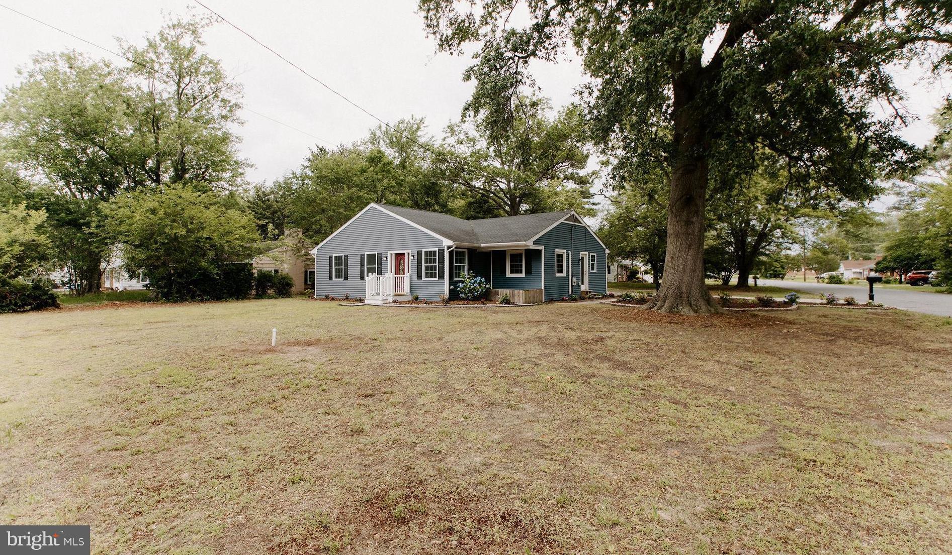 1721 CRESTWOOD CIRCLE