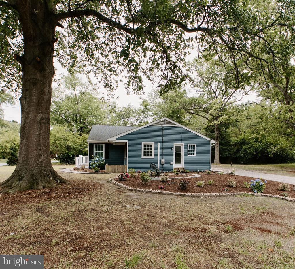 1721 CRESTWOOD CIRCLE