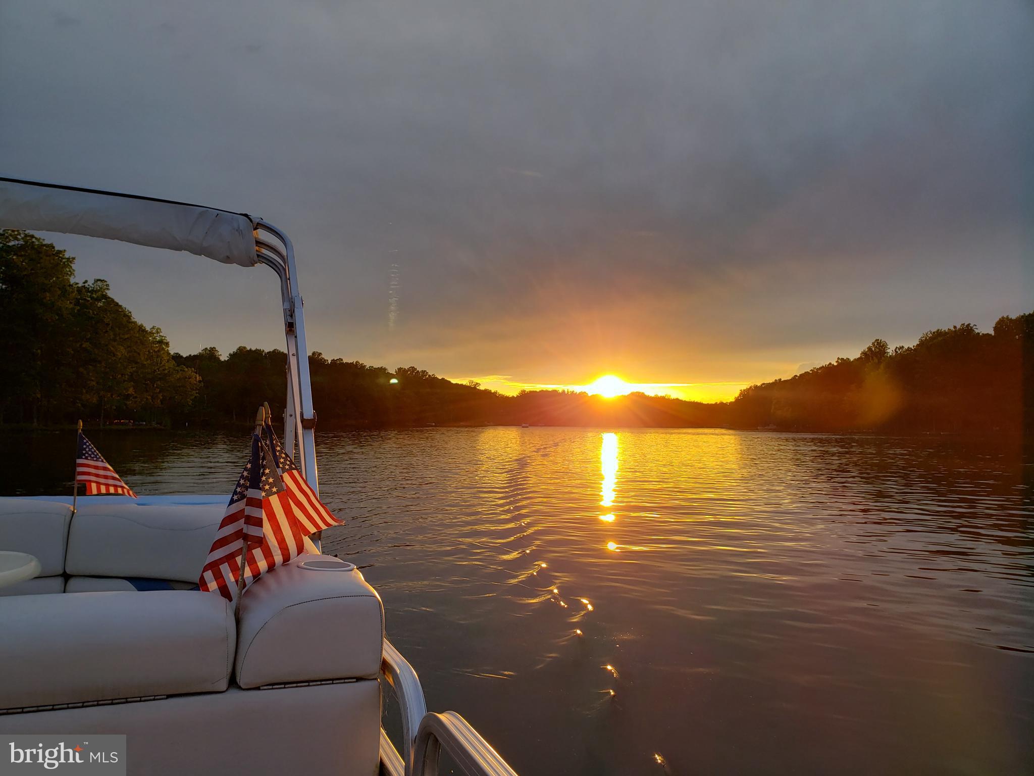 LAKE CAROLINE - Residential