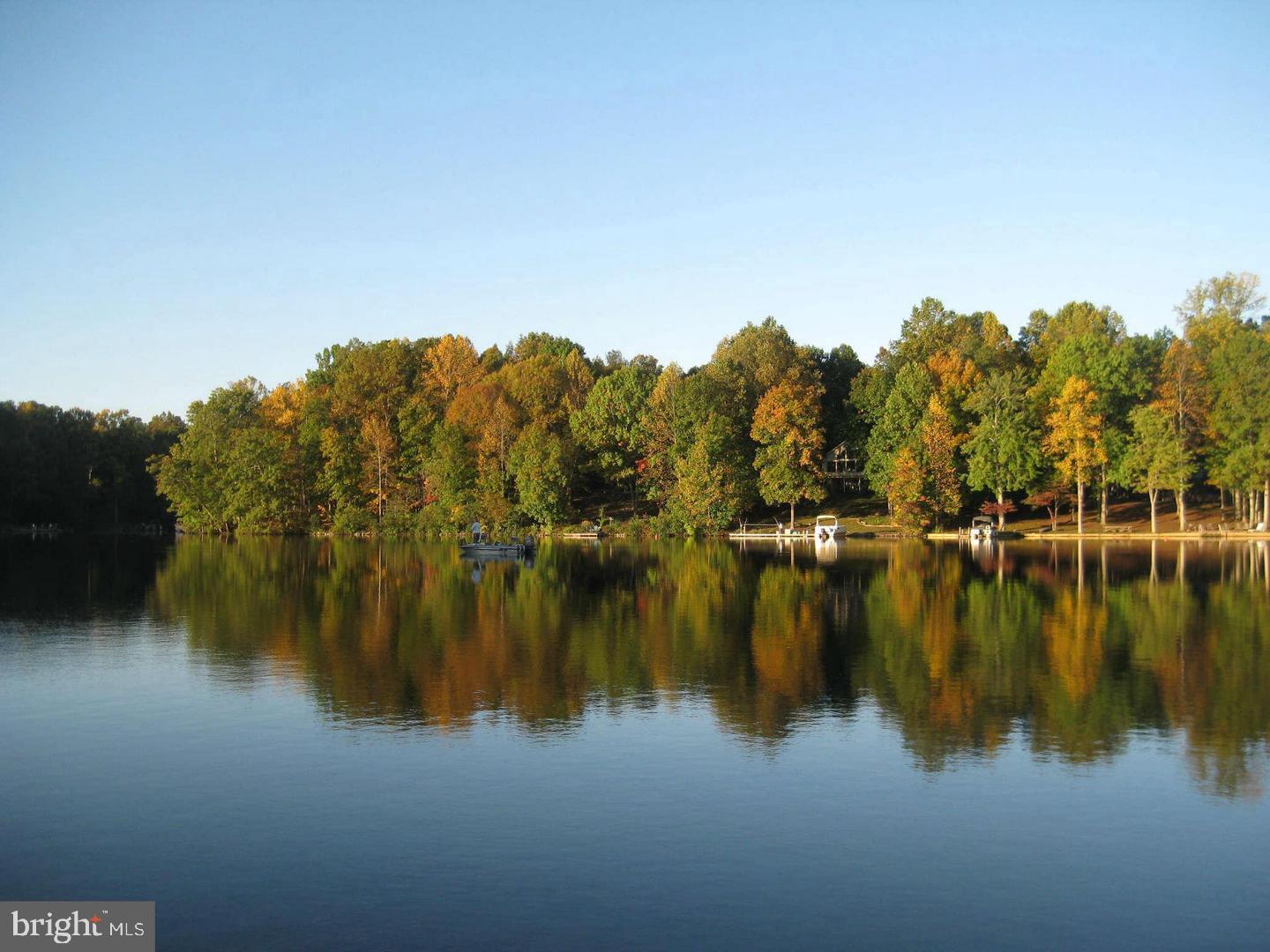 LAKE CAROLINE - Residential