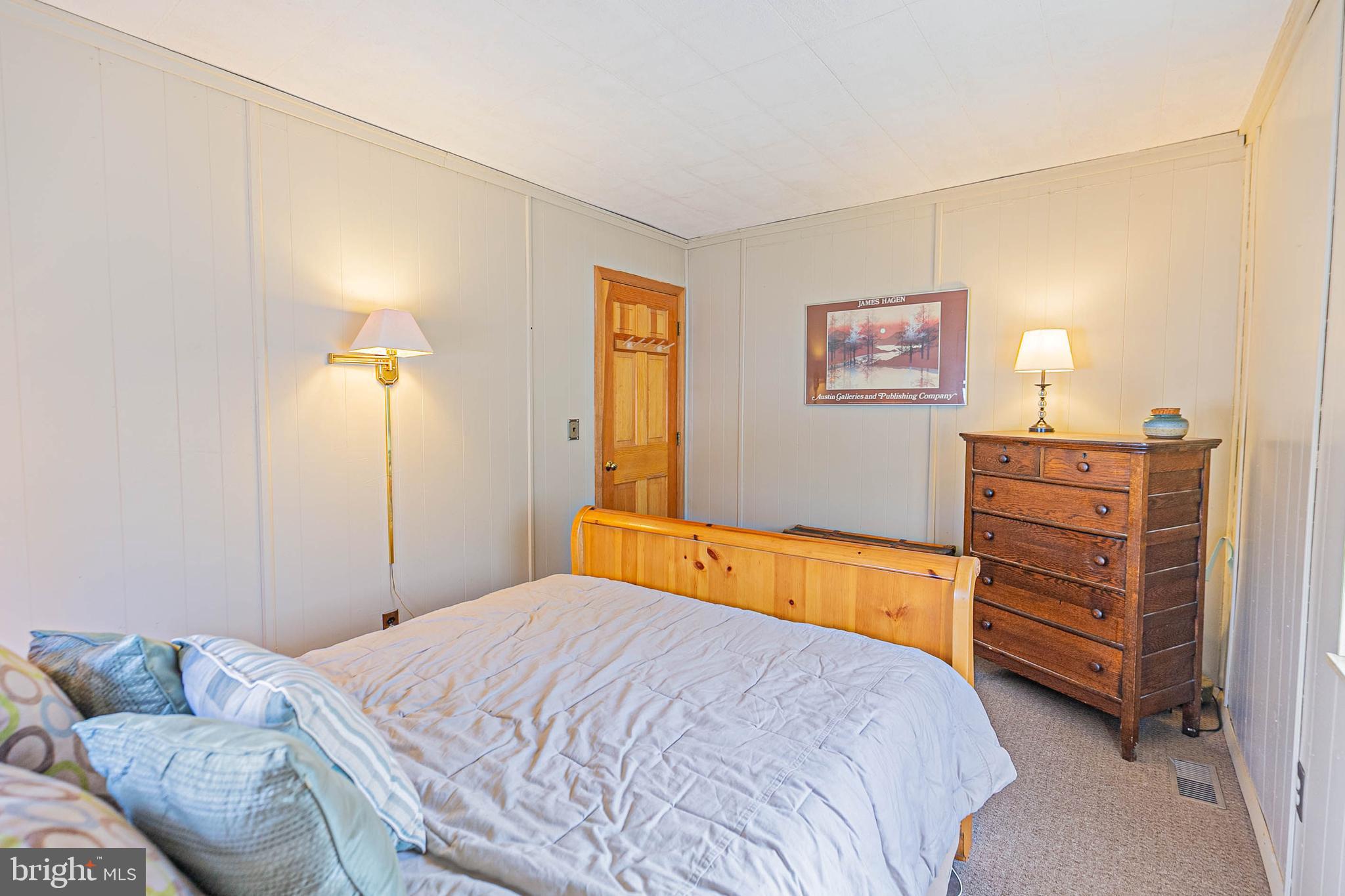 LAKE CAROLINE - Residential