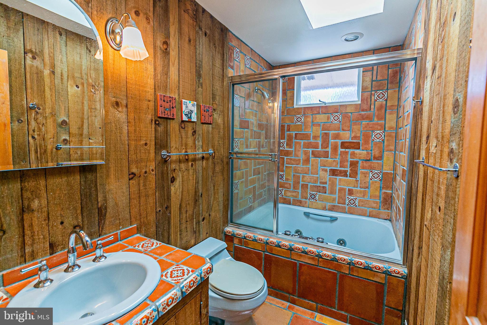 LAKE CAROLINE - Residential