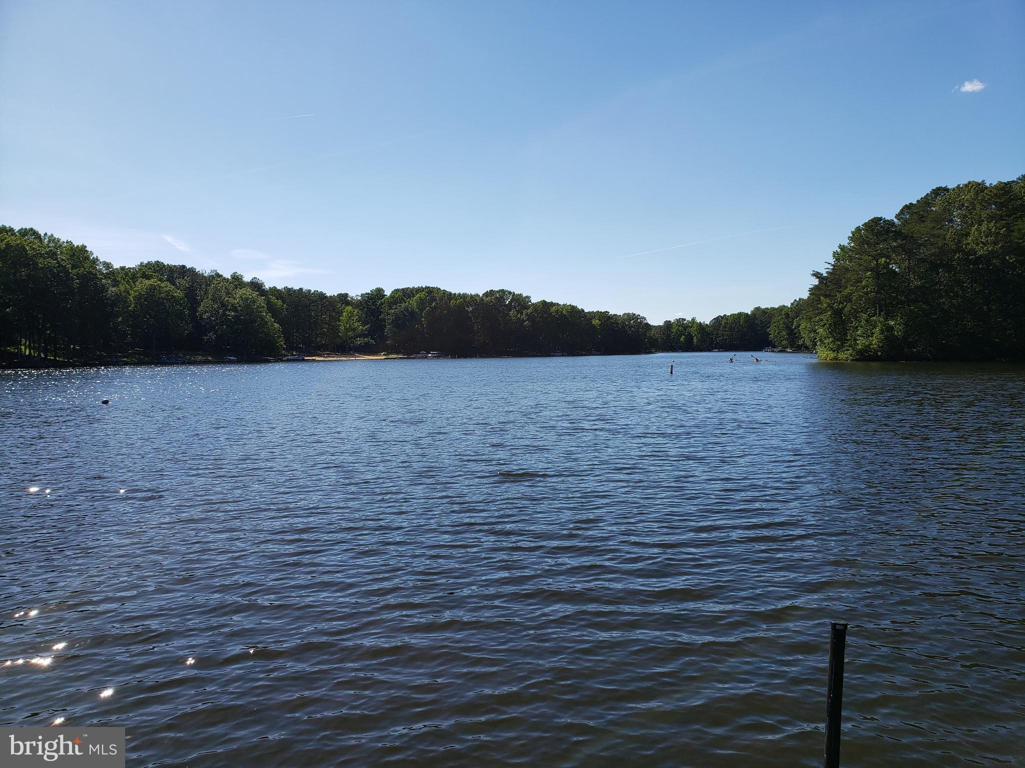 LAKE CAROLINE - Residential