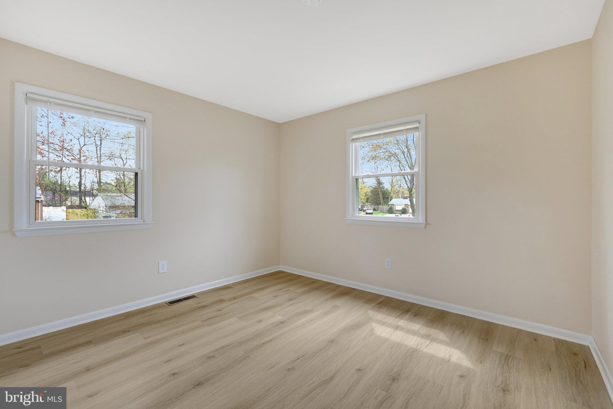 TREESIDE - Residential