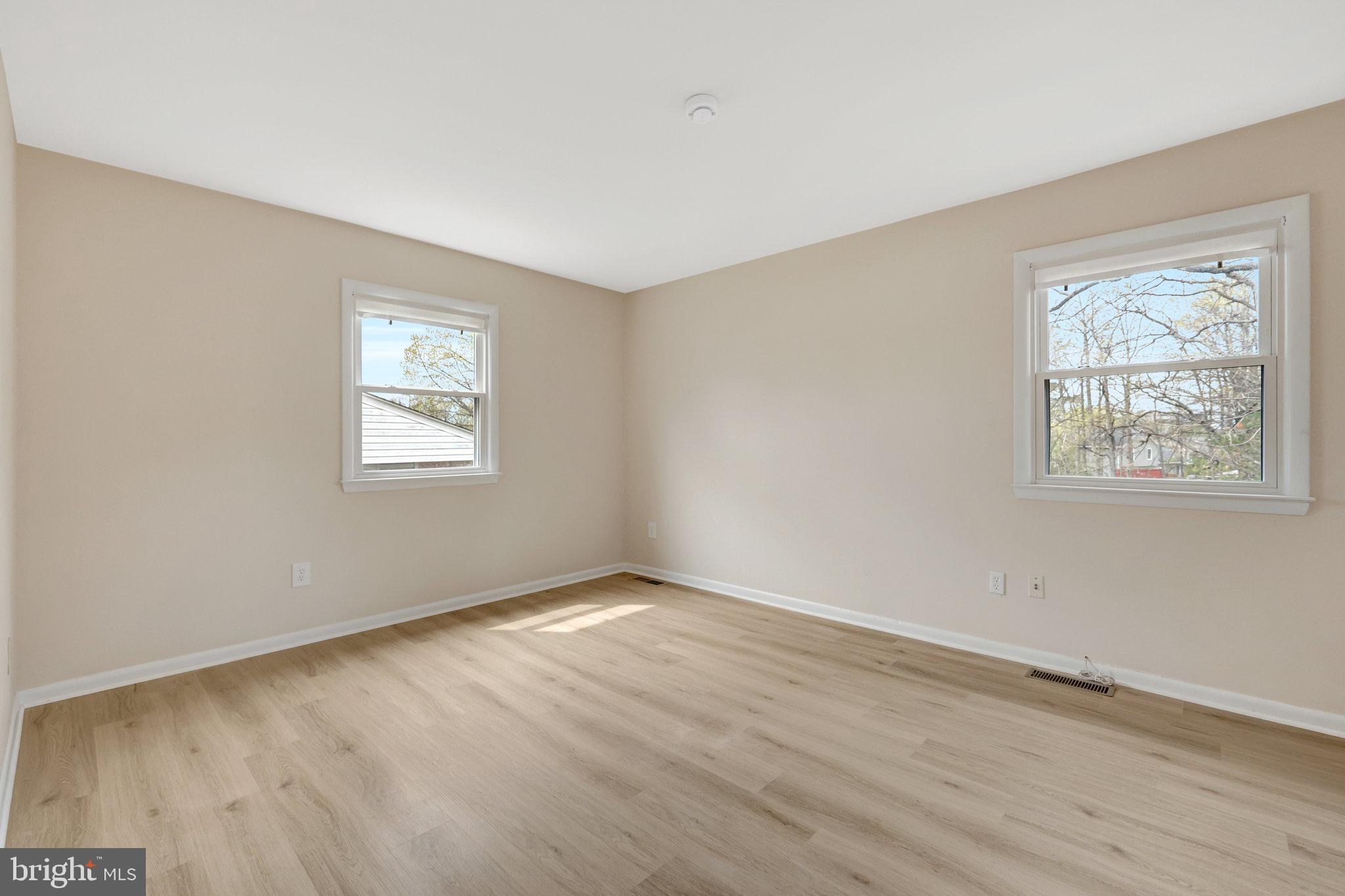 TREESIDE - Residential