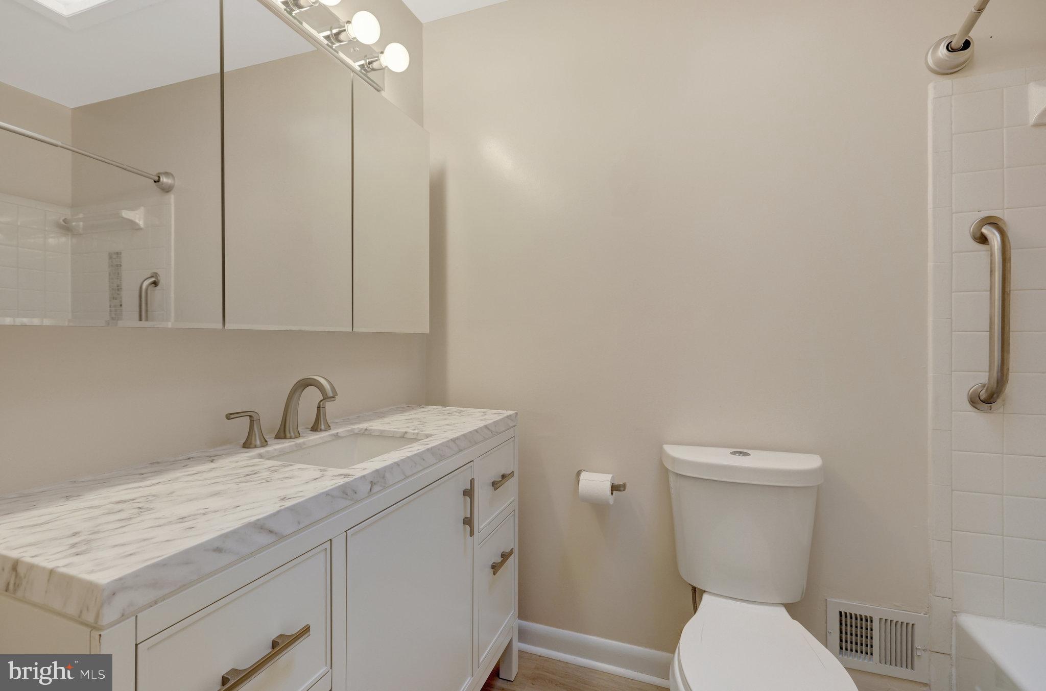 TREESIDE - Residential