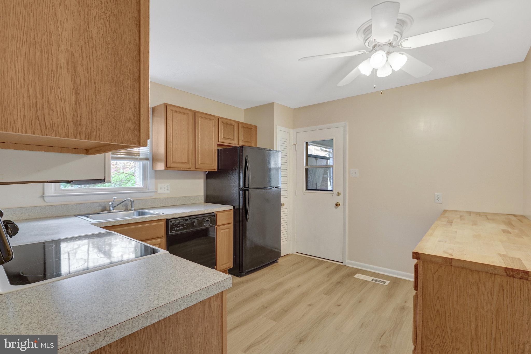 TREESIDE - Residential