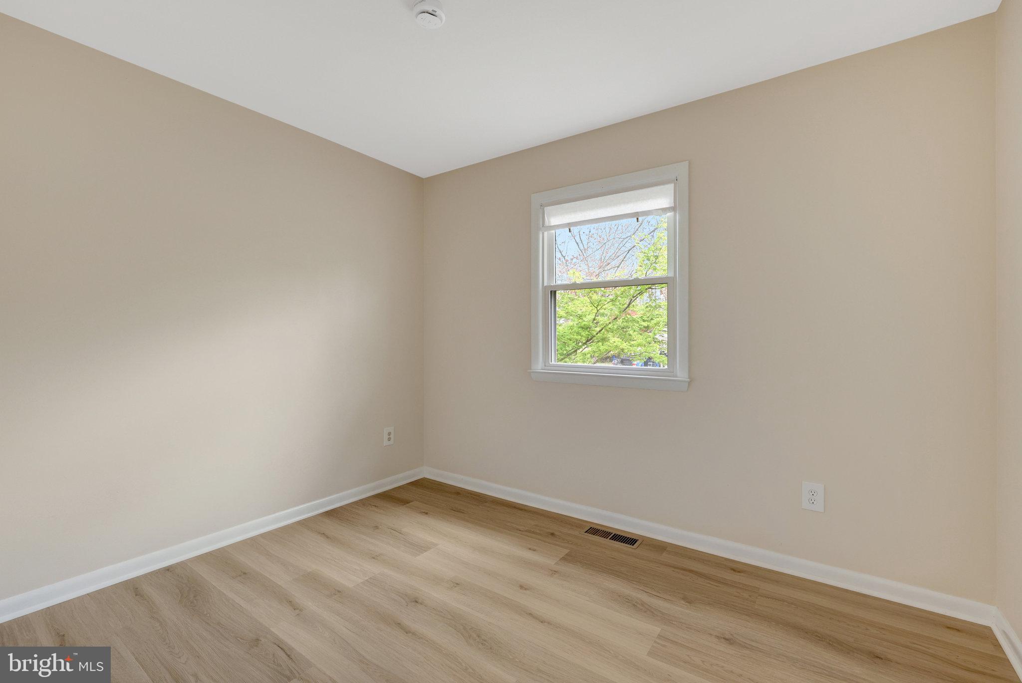 TREESIDE - Residential