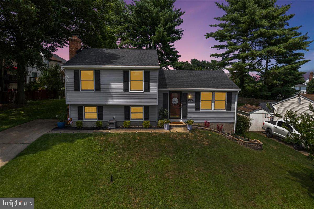 2910 STRATHAVEN LANE