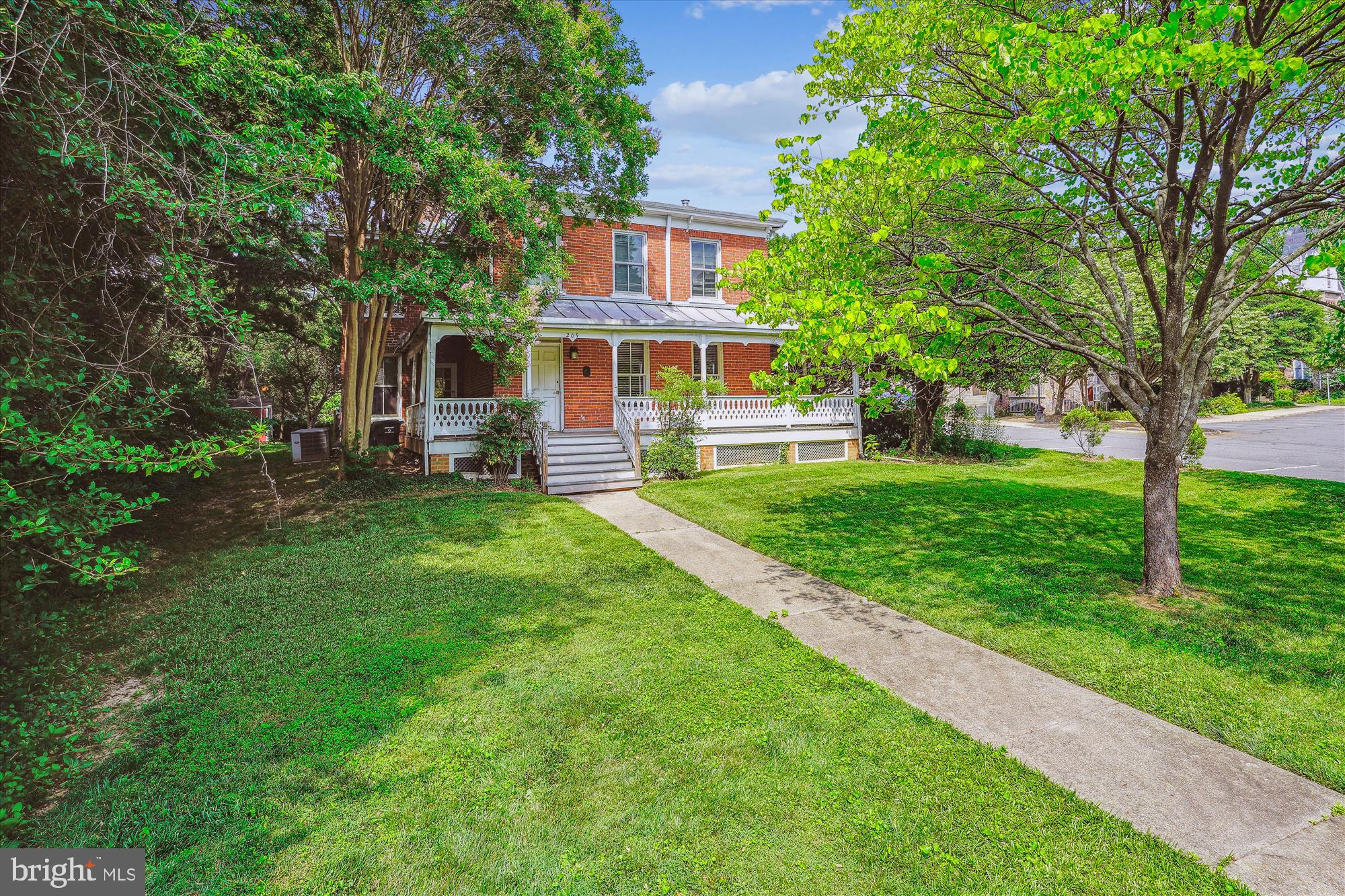 209 E BROAD STREET