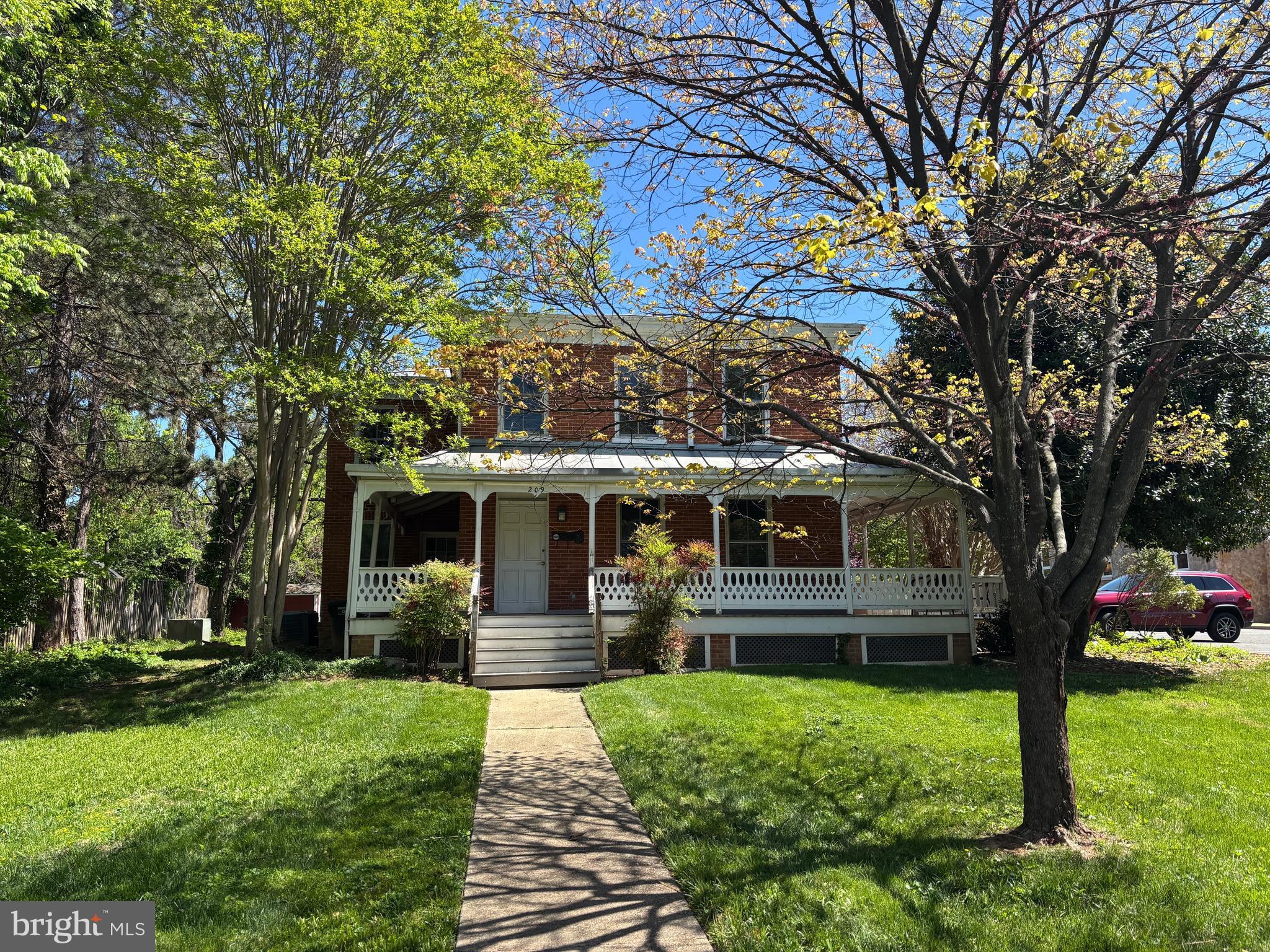 209 E BROAD STREET