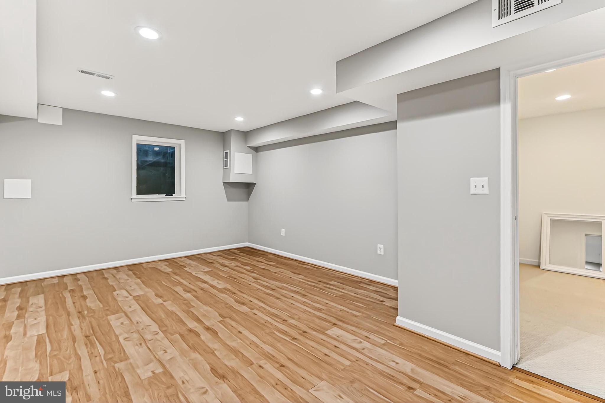 WESTMORELAND SQUARE - Residential