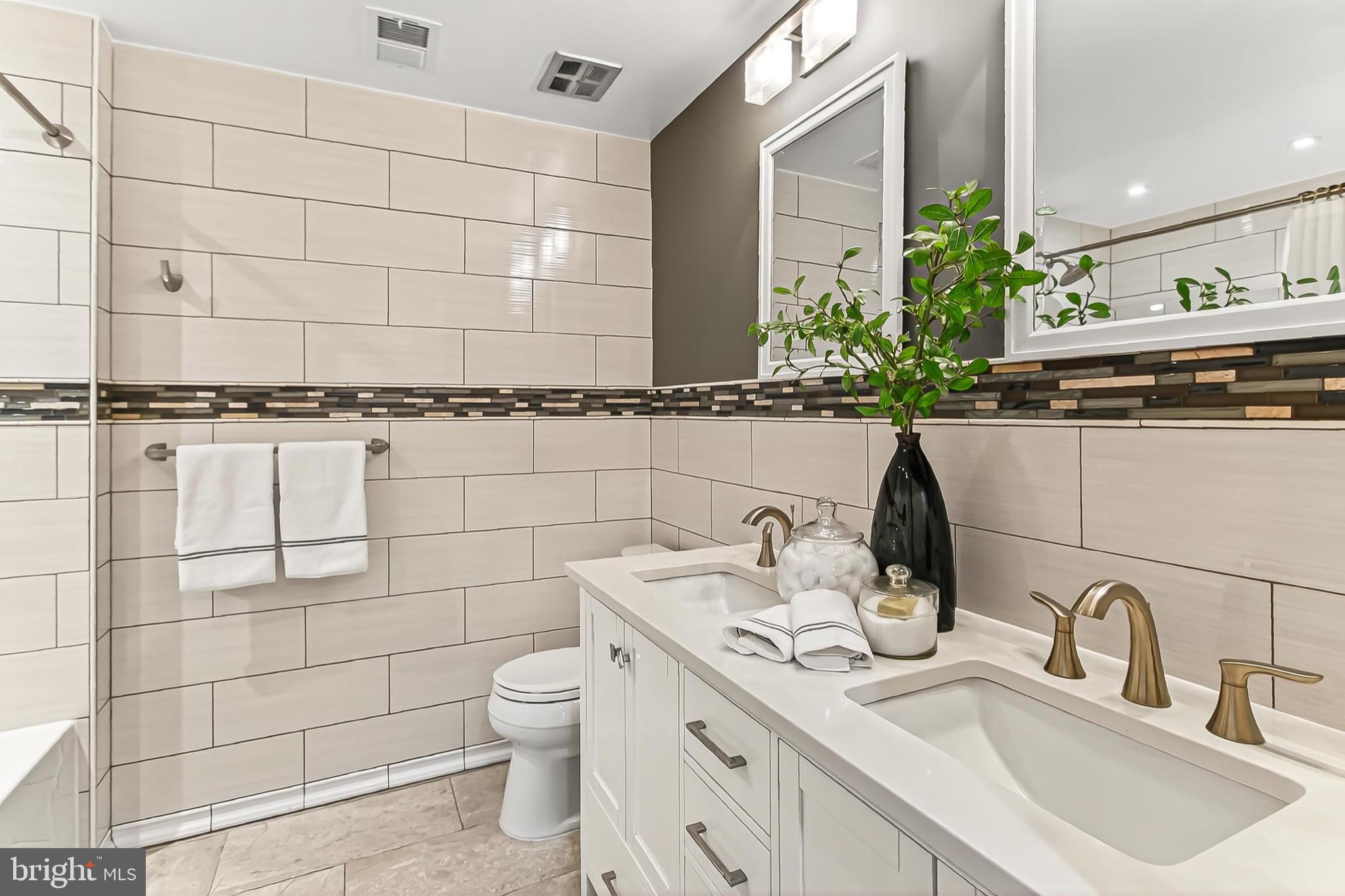 WESTMORELAND SQUARE - Residential