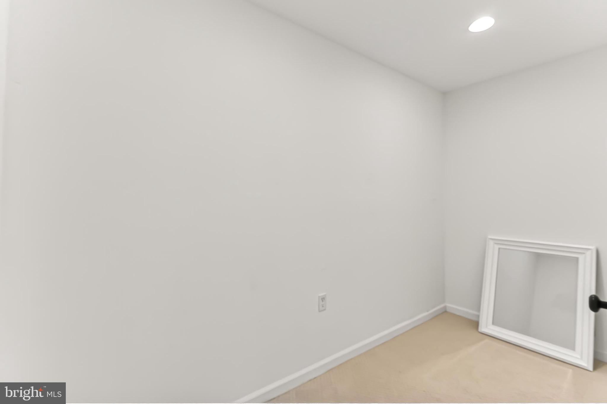 WESTMORELAND SQUARE - Residential