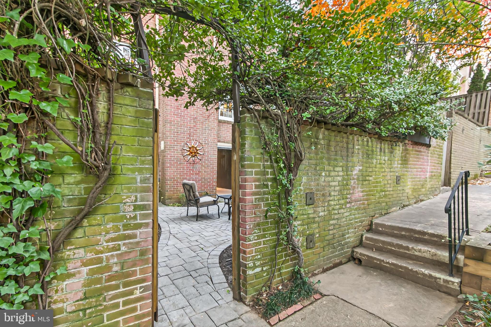 WESTMORELAND SQUARE - Residential