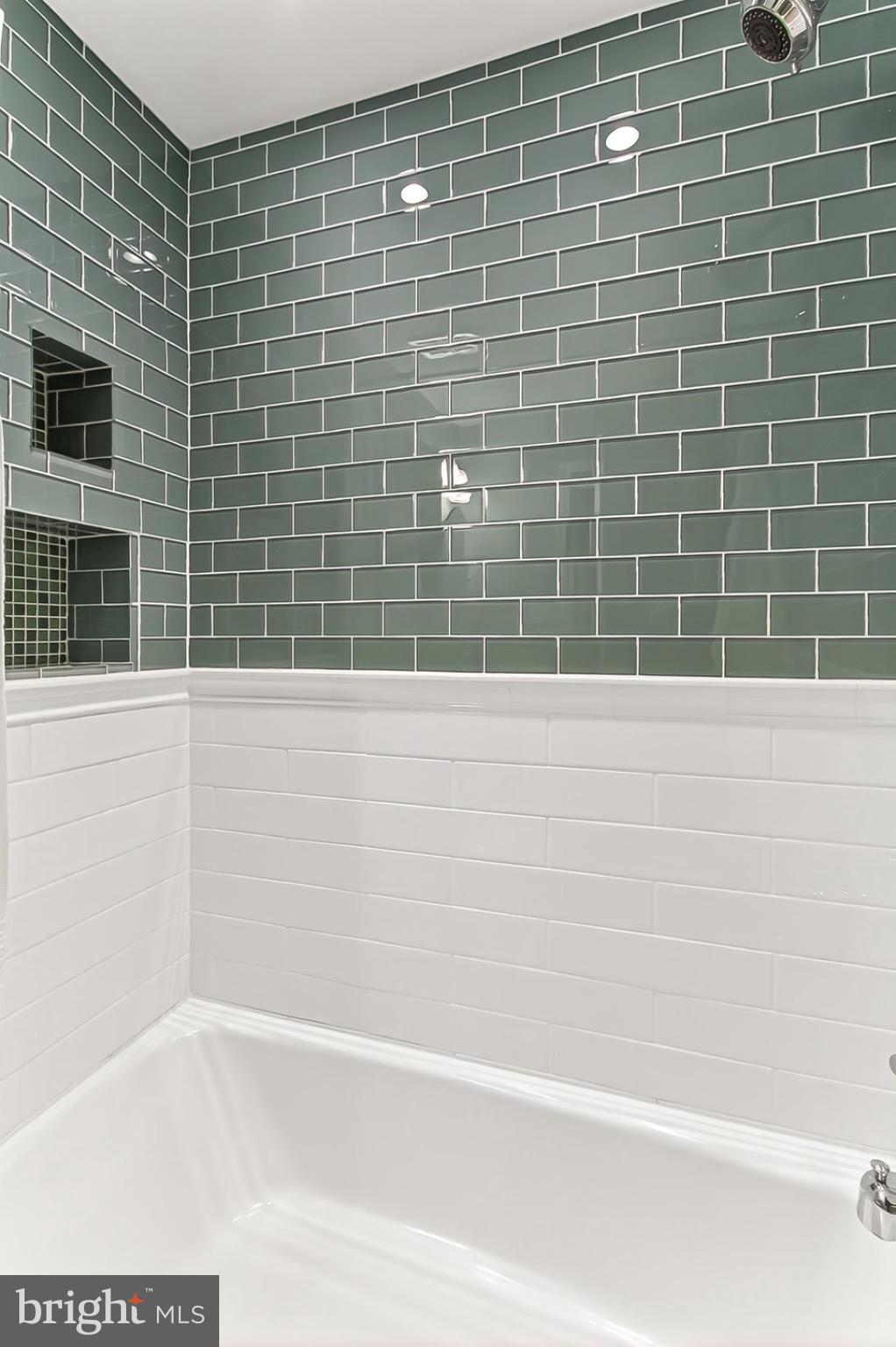 WESTMORELAND SQUARE - Residential