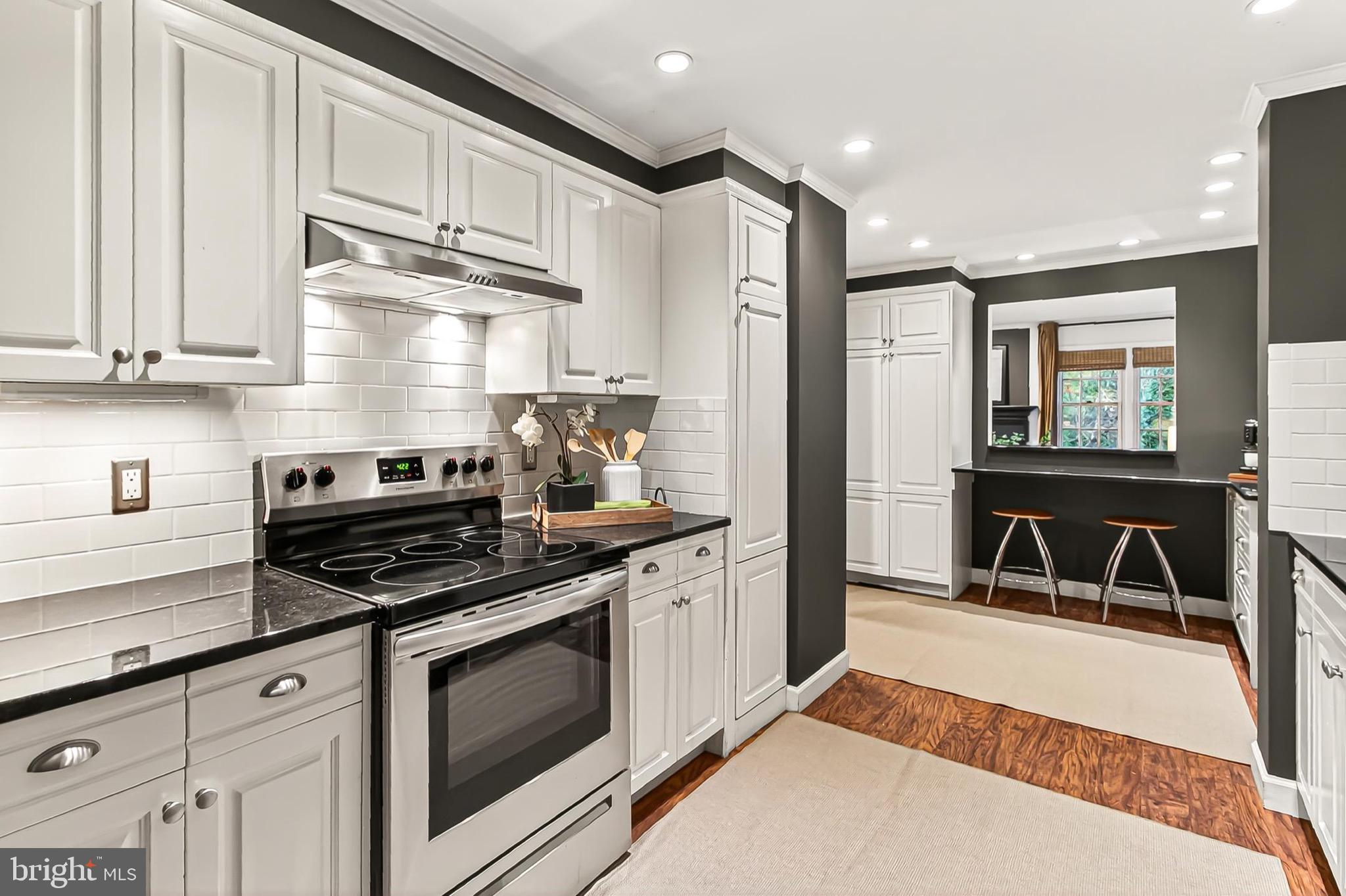 WESTMORELAND SQUARE - Residential