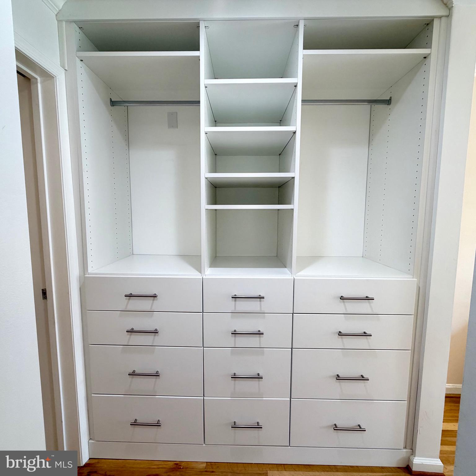 WESTMORELAND SQUARE - Residential