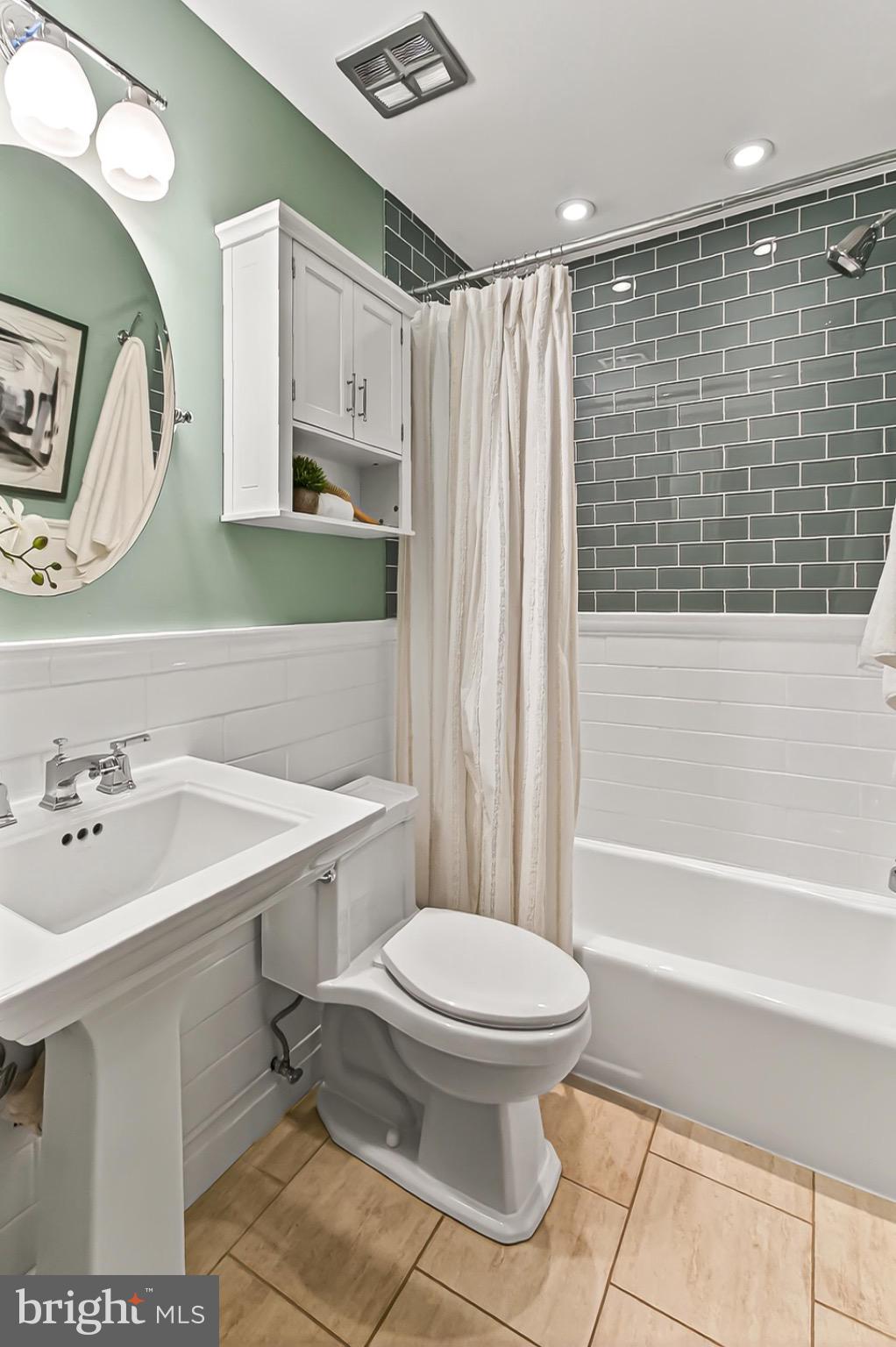 WESTMORELAND SQUARE - Residential