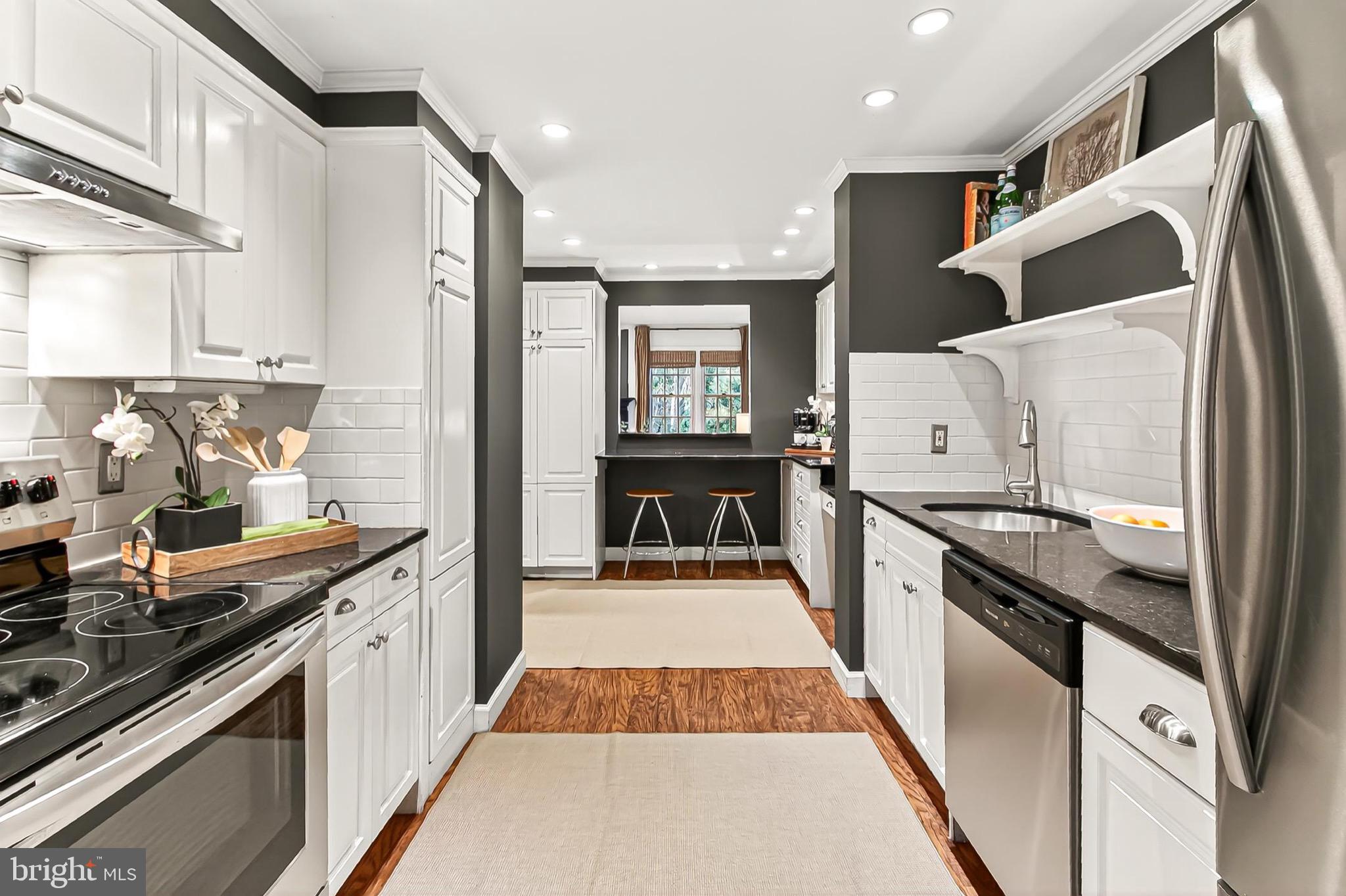 WESTMORELAND SQUARE - Residential