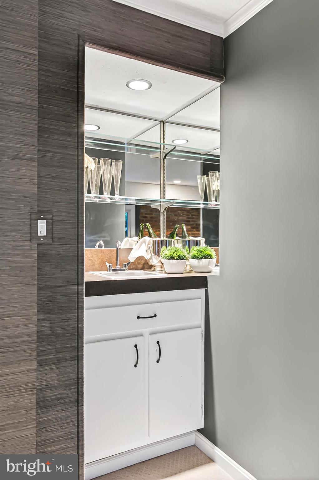 WESTMORELAND SQUARE - Residential