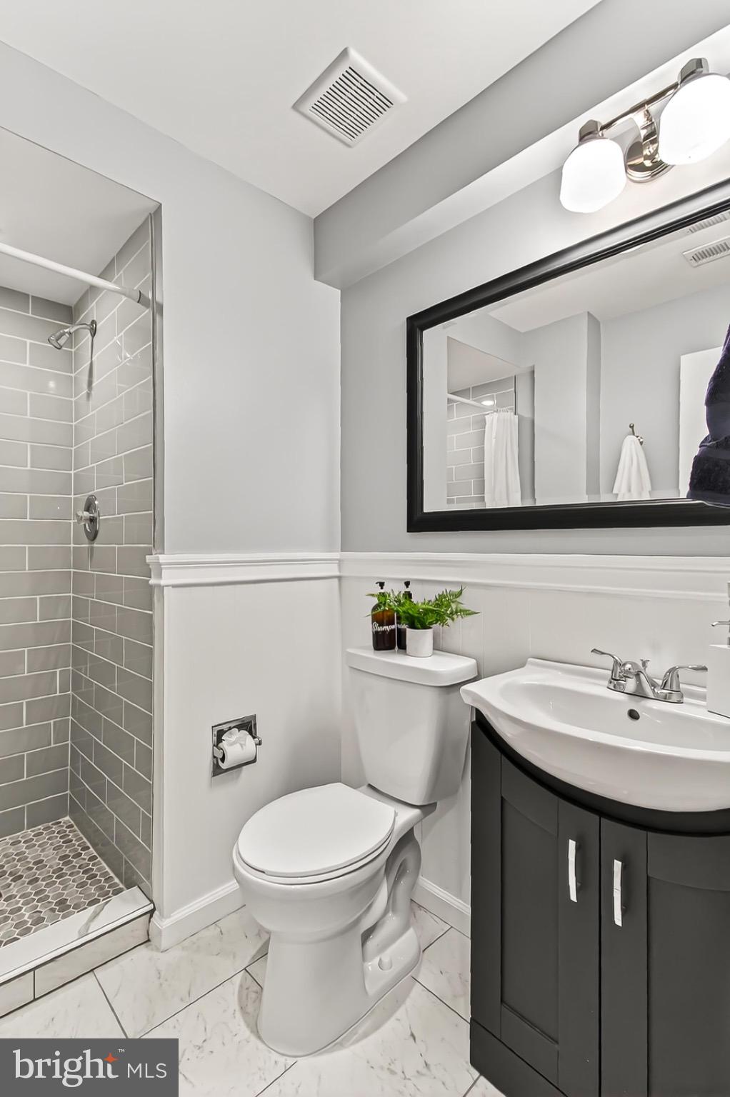 WESTMORELAND SQUARE - Residential