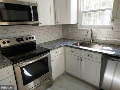 ELVATON TOWNE CONDO - Residential Lease