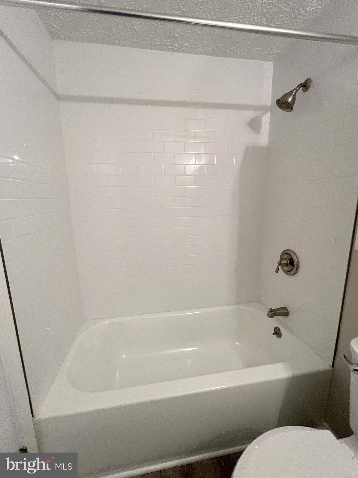 RIDGEVIEW ESTATES - Residential Lease