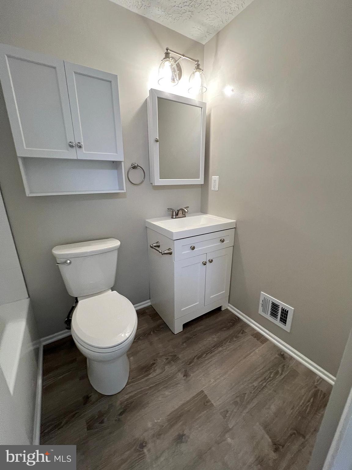 RIDGEVIEW ESTATES - Residential Lease