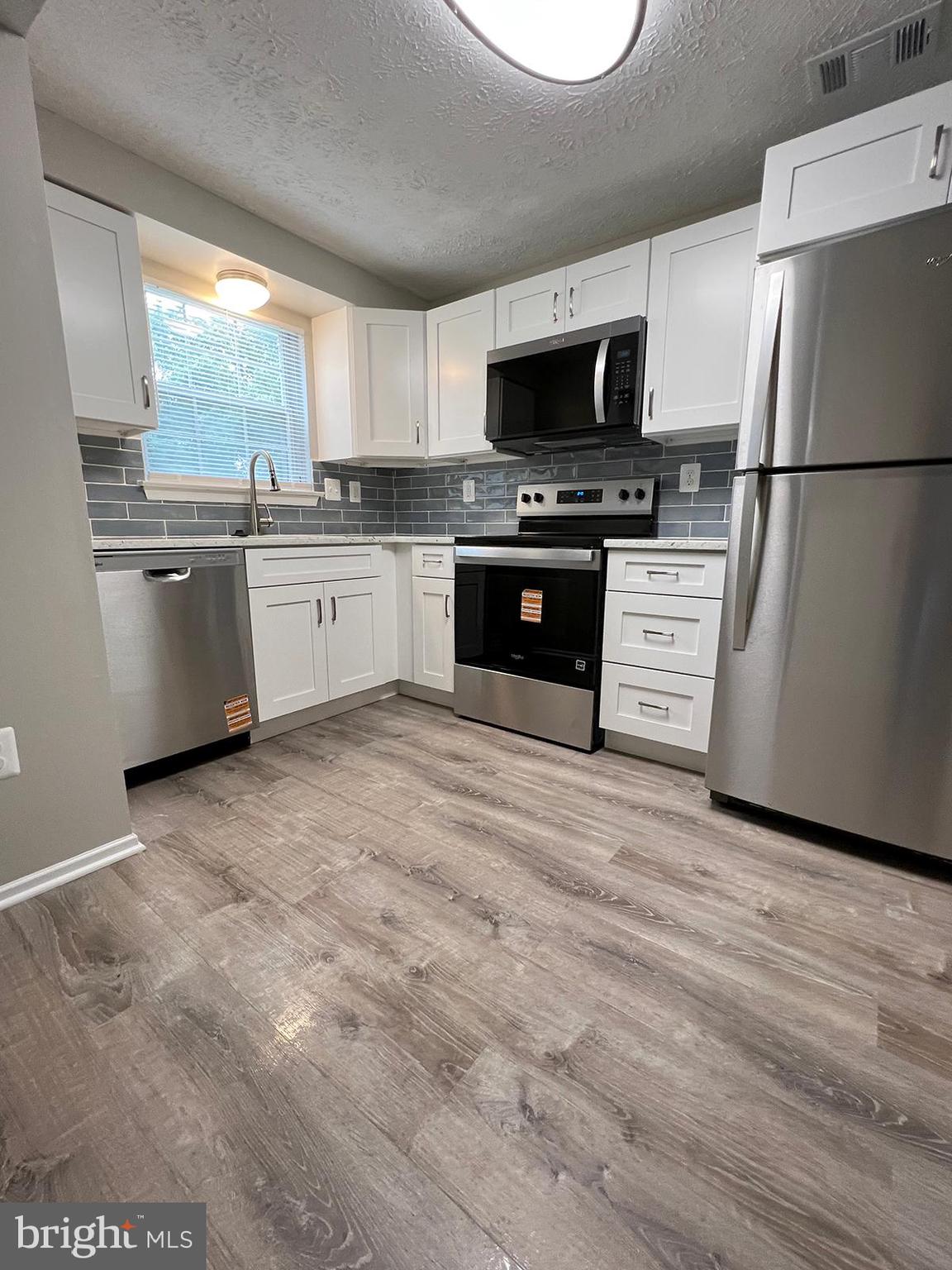 RIDGEVIEW ESTATES - Residential Lease