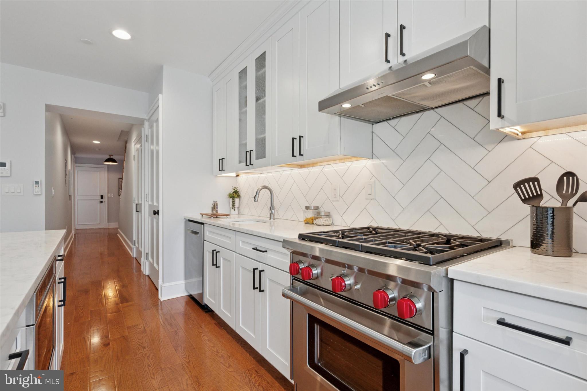 WASHINGTON SQ WEST - Residential