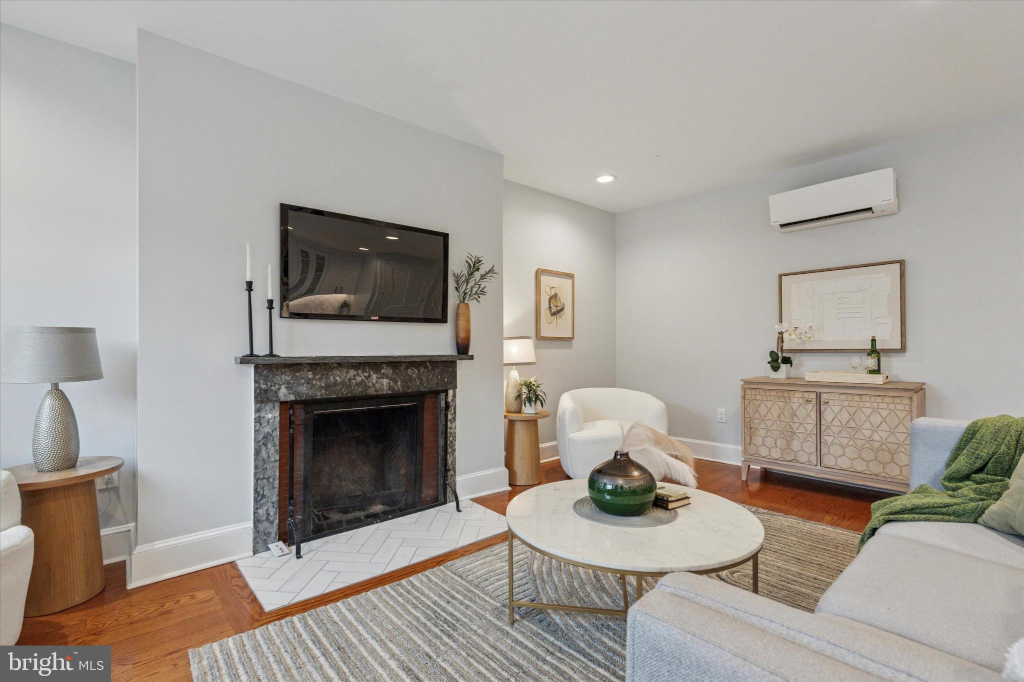 WASHINGTON SQ WEST - Residential