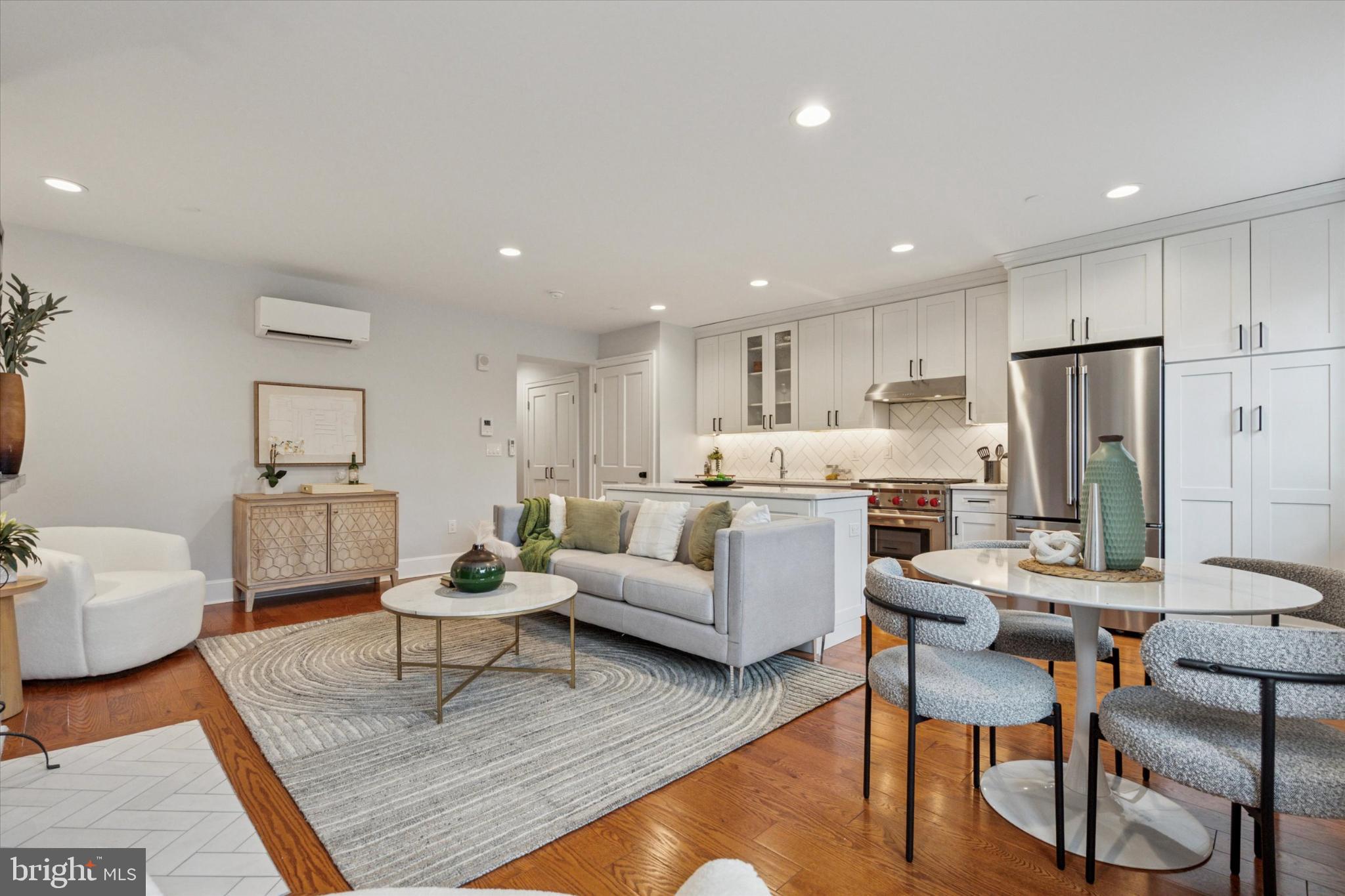 WASHINGTON SQ WEST - Residential