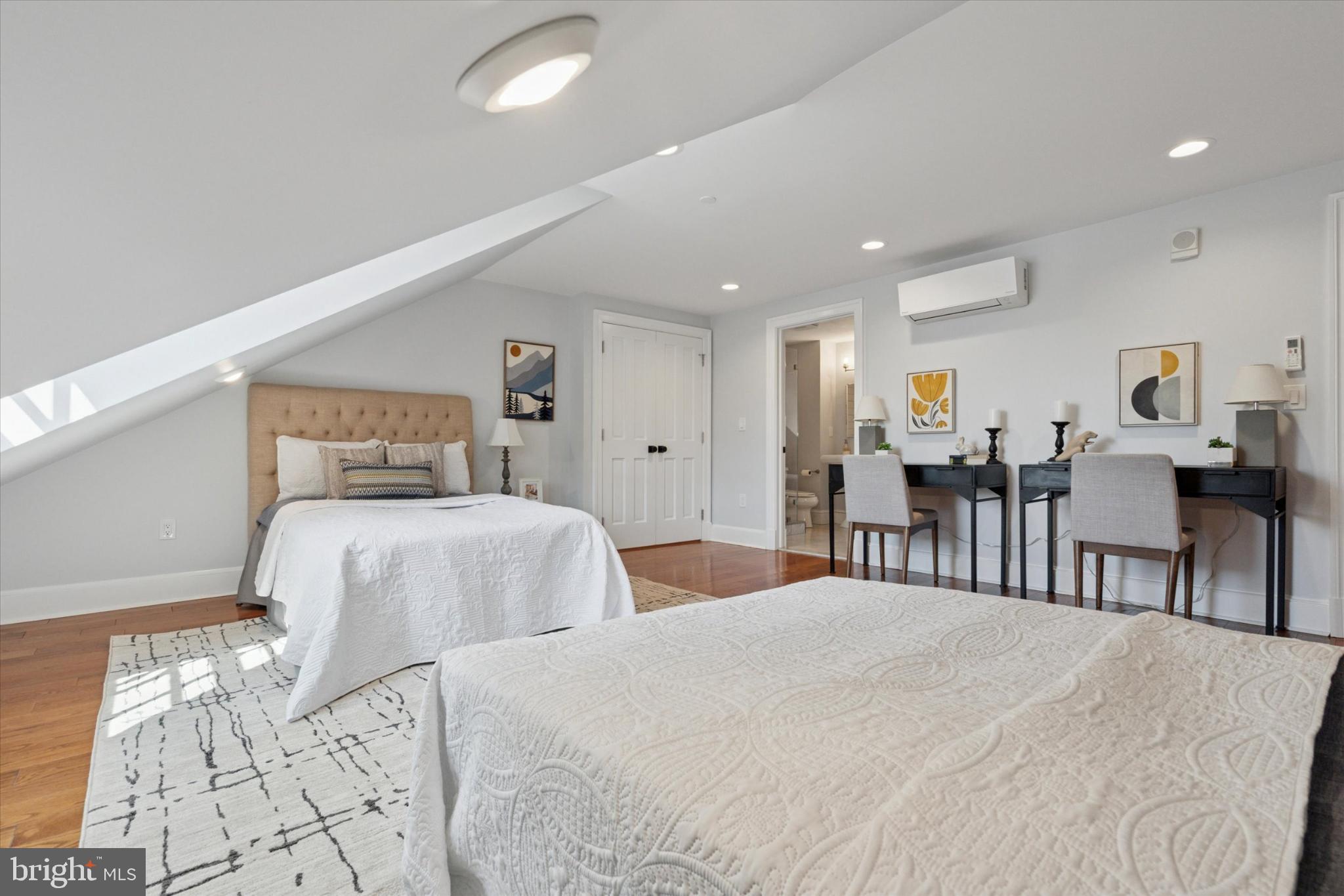 WASHINGTON SQ WEST - Residential