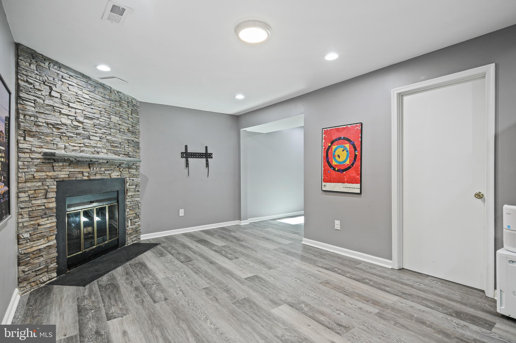 SUMMIT TOWNHOUSES - Residential