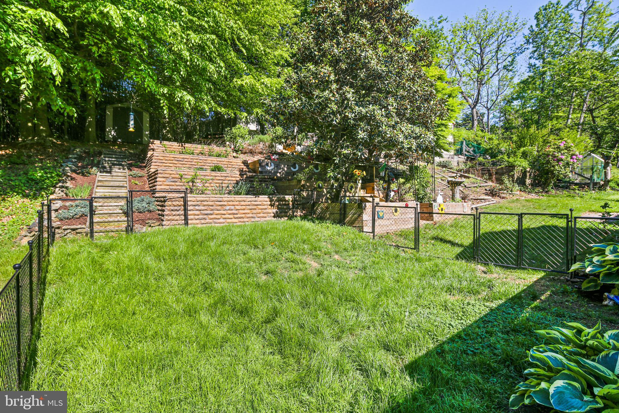 SUMMIT TOWNHOUSES - Residential