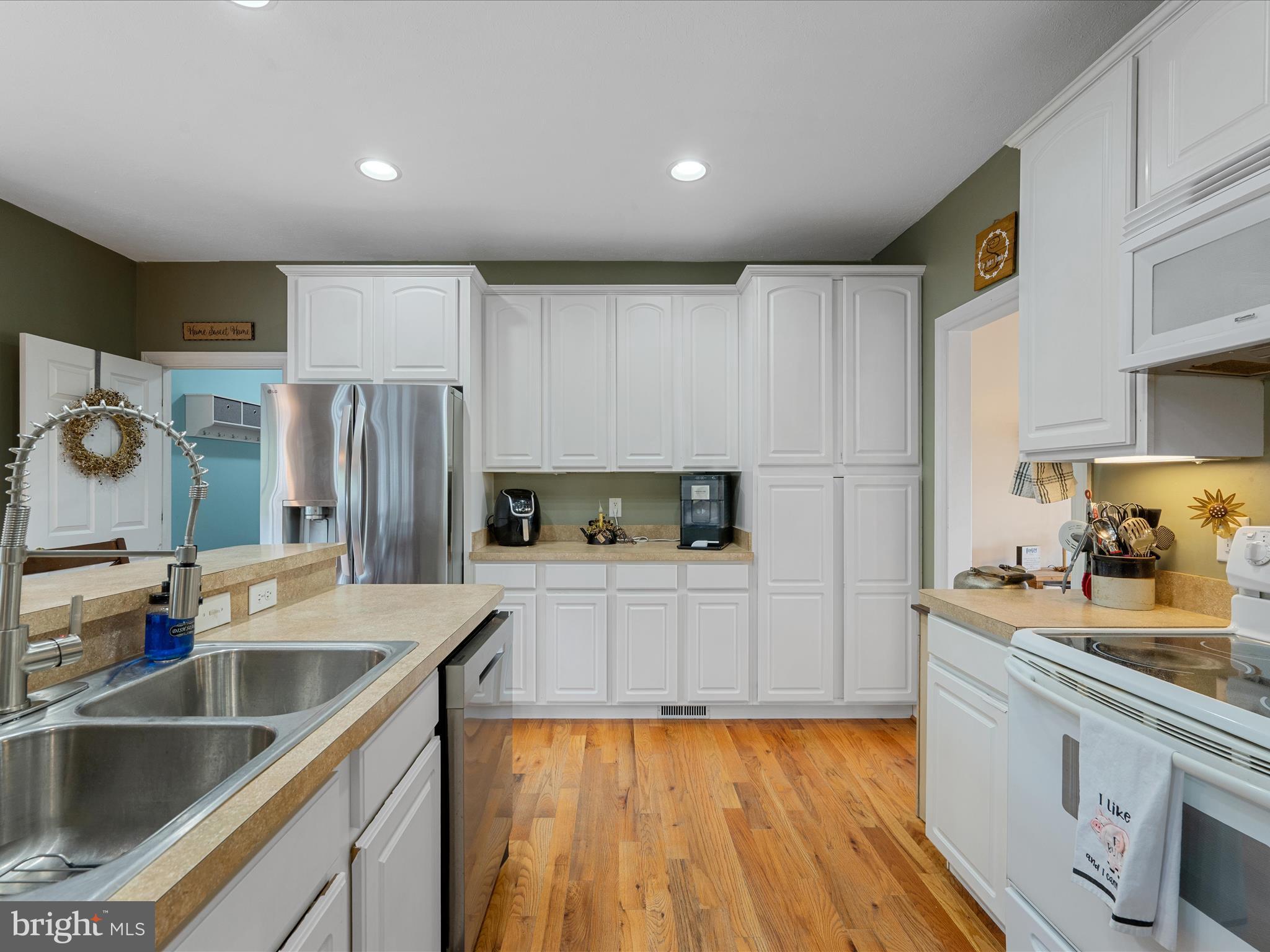 WATER VIEW ESTATES - Residential