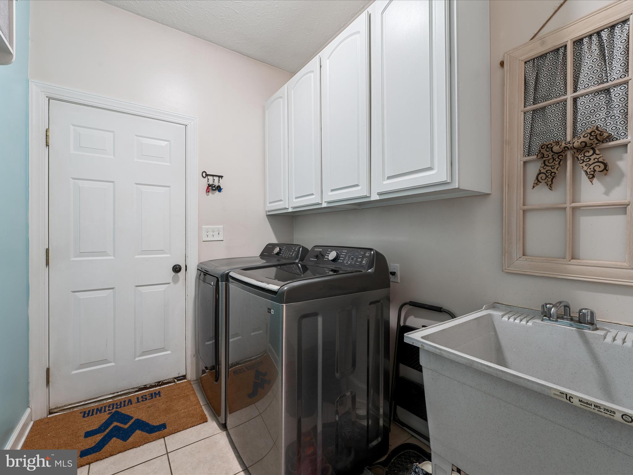 WATER VIEW ESTATES - Residential