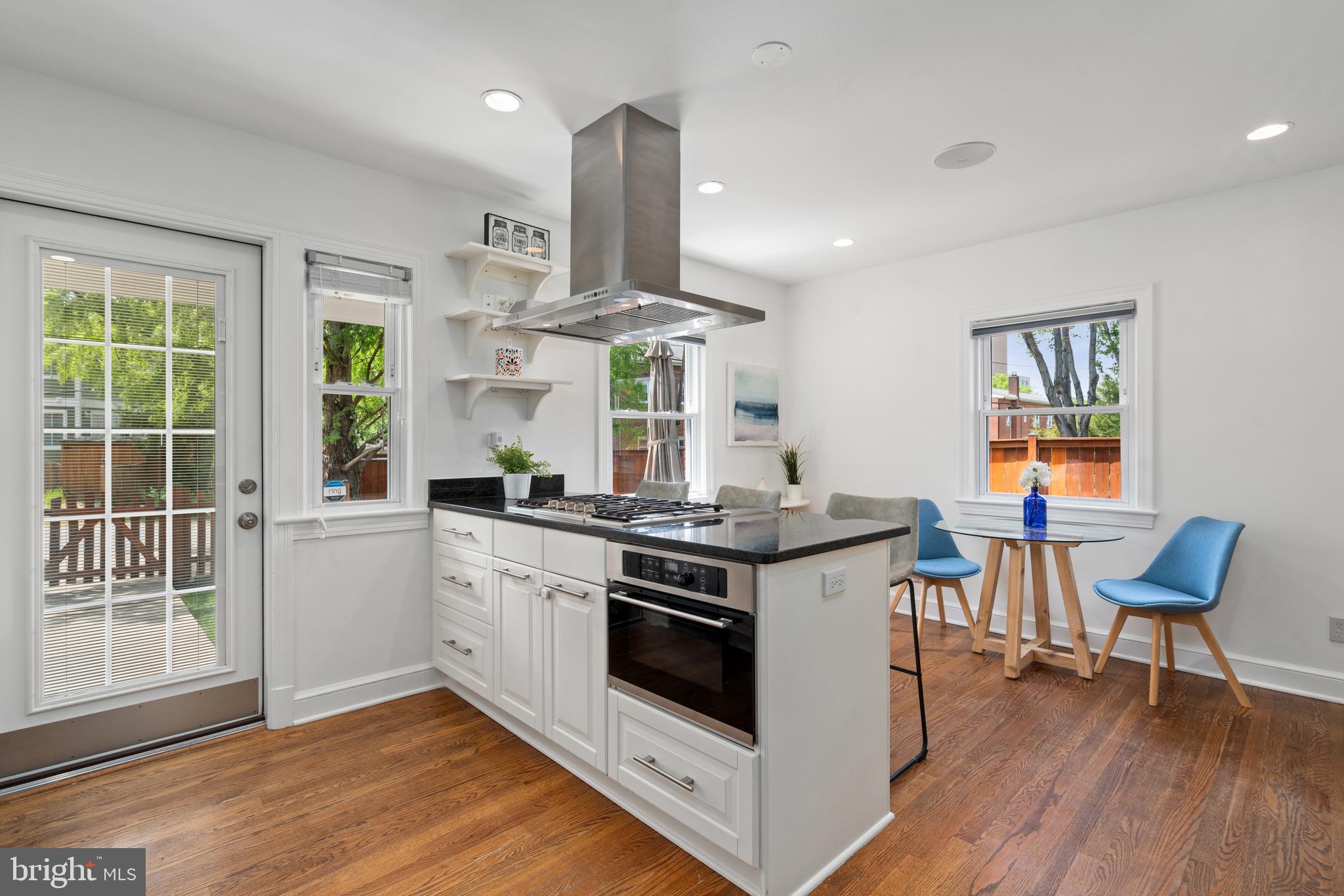 VIRGINIA SQUARE - Residential